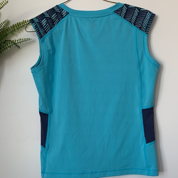 Under Armour Heat Gear Fitted Sleeveless Muscle Tee - Picture 6 of 7